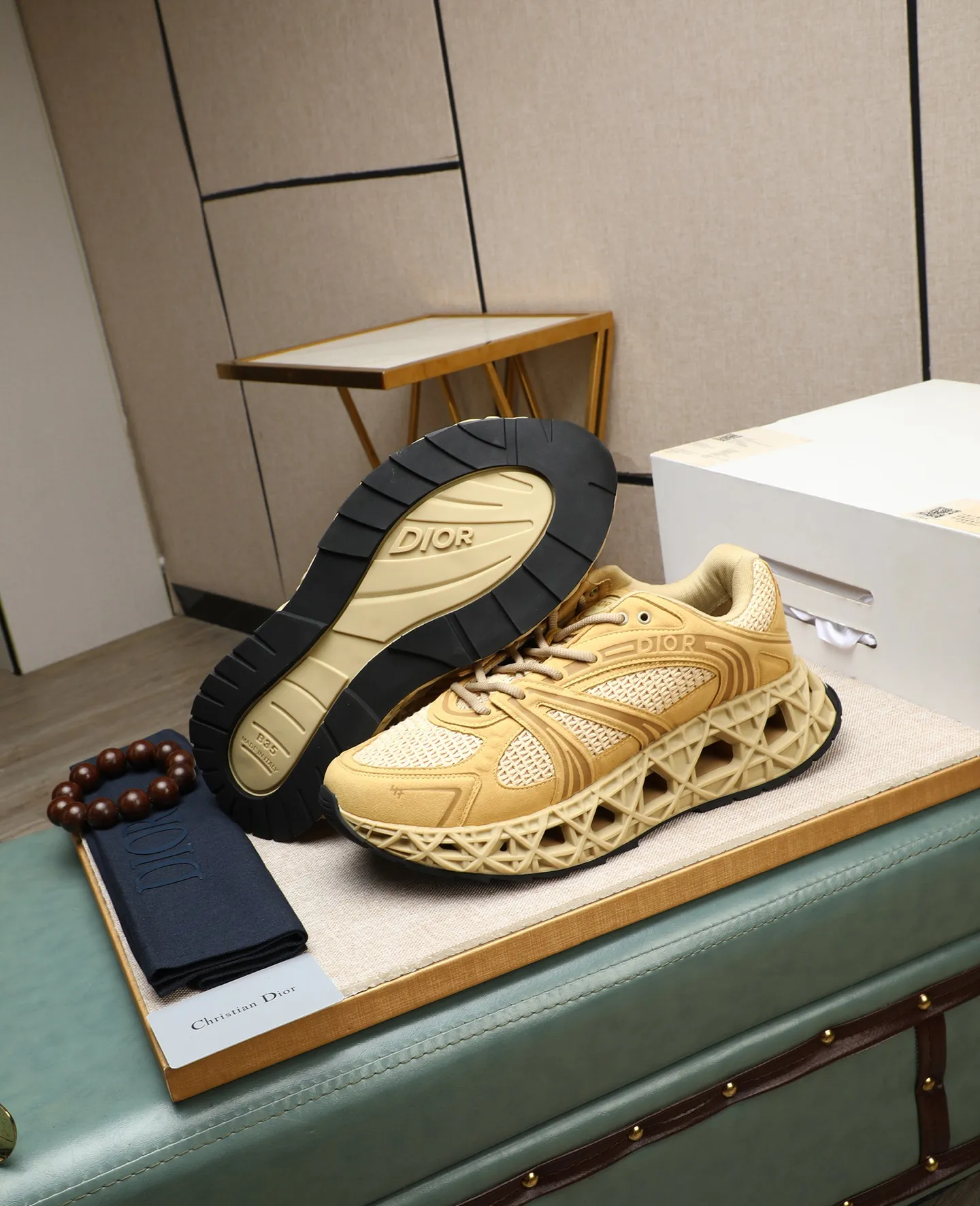 Men's shoes 💰800💰 Men's style 👦🏻Dior Dior B35 High-end quality Original casual sports shoes Upper: special environmentally friendly leather. High-frequency brand totem, brand totem cloth, tongue plastic brand logo, heel high-frequency brand logo Lining: brand canvas Original version: ultra-light TPR·rubber; two-color molded outsole Ultra-high quality control and fine workmanship: High-end, extravagance and class. Size: 39-44 (38, 45, 46, can be customized)…! !